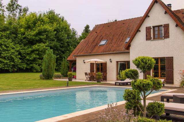 Piscine avec escalier quart de rond