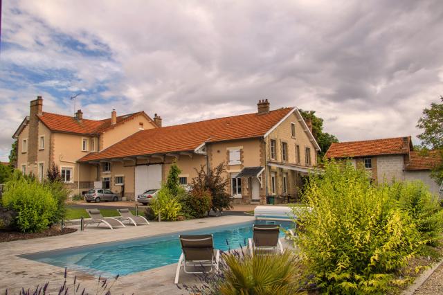 Piscine réalisée en béton armé à l’aide de coffrages perdus